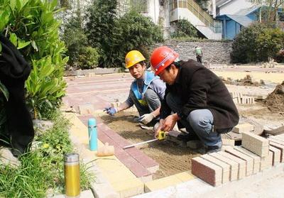 中國(guó)一冶湖北分公司海綿工程建設(shè)助力學(xué)校環(huán)境提升